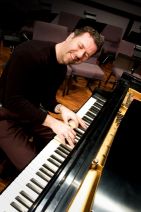 /wp-content/uploads/hap-migrated/manhappypiano.jpg